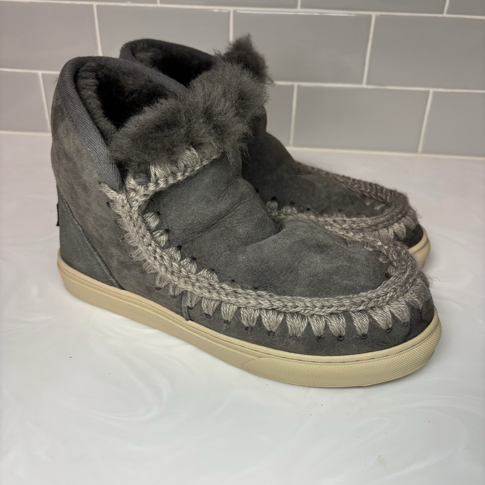 MOU Eskimo Womens Boots Suede Sheepskin Wool Crochet Stitch Taupe Grey Size US 7